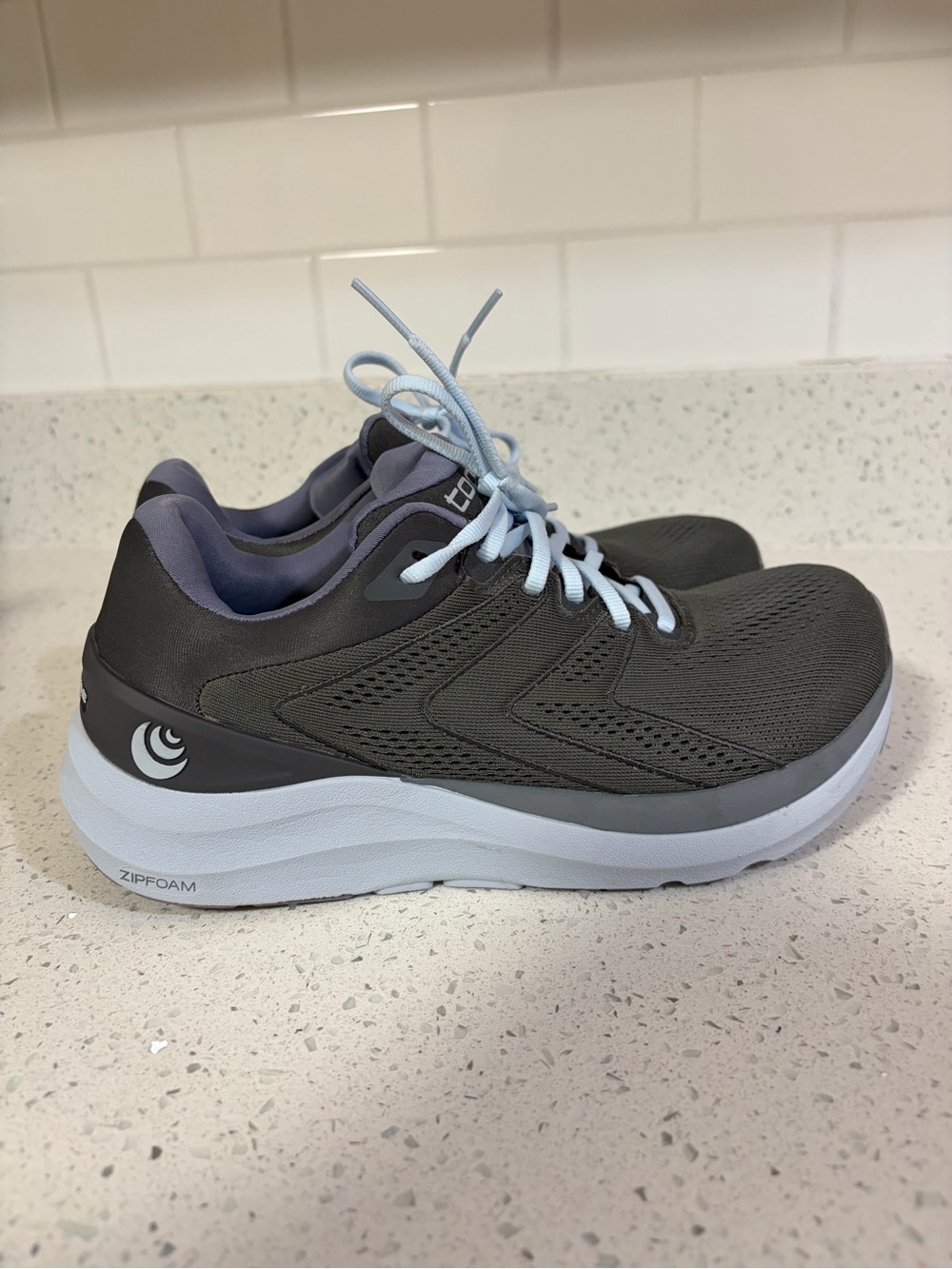 Topo Athletic Phantom 2 Running Shoe Grey / Lilac Size 7 - Picture 11 of 12